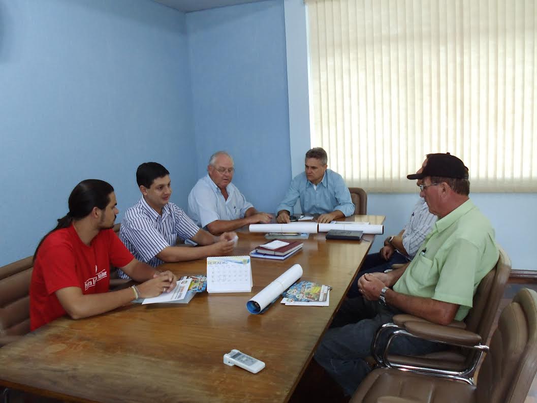 Vereador Lucas Cattelan participa de encontro com representantes da Afubra