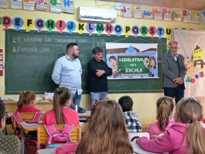 INICIOU O PROJETO LEGISLATIVO VAI À ESCOLA