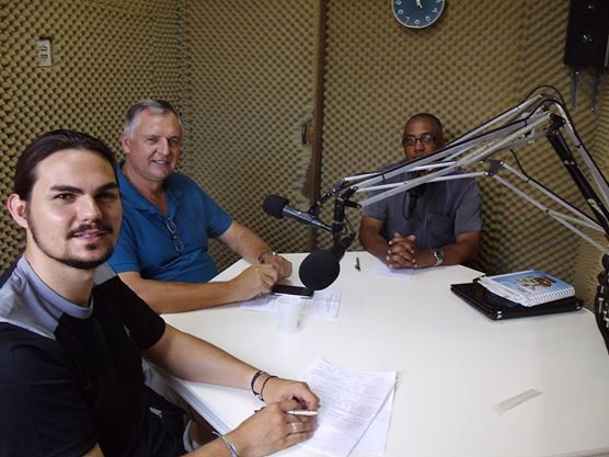 Prefeito João Mário Cristofari (PMDB) e Vereador Lucas Denardi Cattelan (PMDB) concedem entrevista à Rádio Jaguari