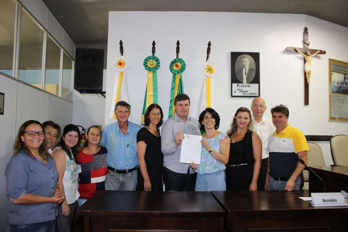 Projeto de Lei de Origem Legislativa se torna a Lei Municipal n.º 3.139/2017 instituindo a Semana Mais Mulher
